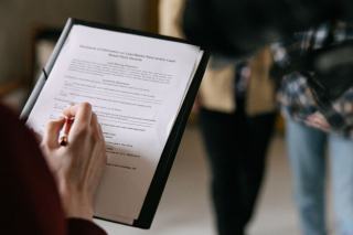 Contrat obsèques et déménagement, ce qu'il faut modifier