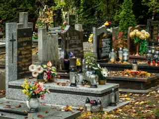 Inhumation ou crémation, comment trancher sereinement